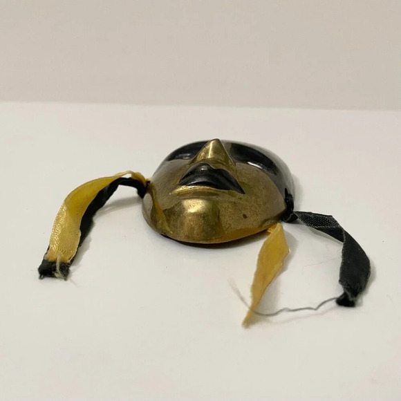 Vintage Brass Small Mask Delgif India Wall Decor - Picture 15 of 16